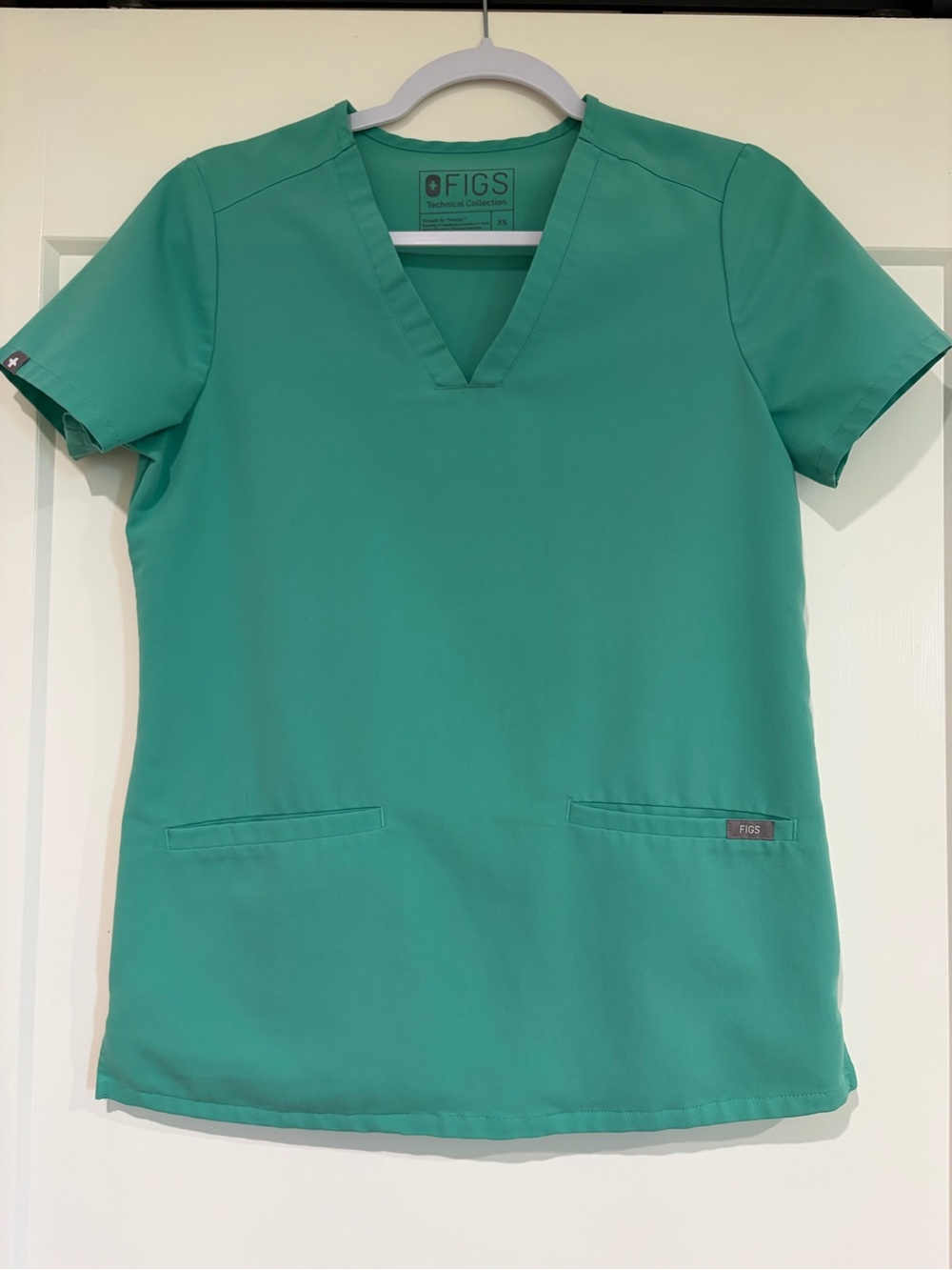 Figs scrubs set XS surgical green